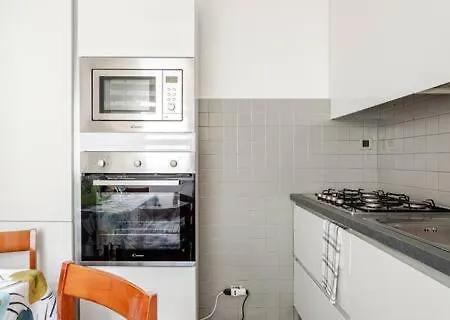 Relax Bicamere In Centro, Vicino Stazione E Teatro Apartment