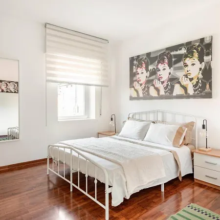 Relax Bicamere In Centro, Vicino Stazione E Teatro Apartman *